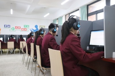 科大訊飛英語(yǔ)聽說(shuō)黑科技“陜”現(xiàn)西北五省教育裝備展，引領(lǐng)教育科技服務(wù)新篇章