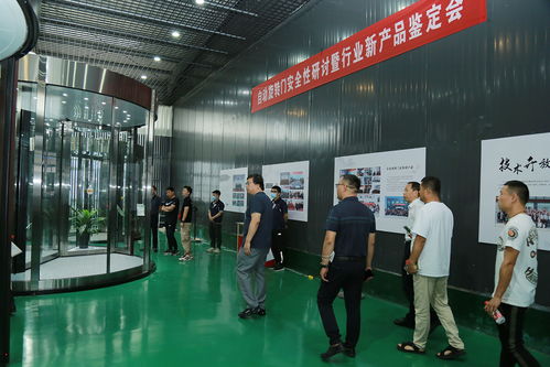 銳澤展箱回縮防夾人兩翼自動旋轉(zhuǎn)門 以創(chuàng)新科技引領(lǐng)行業(yè)安全新標(biāo)準(zhǔn)